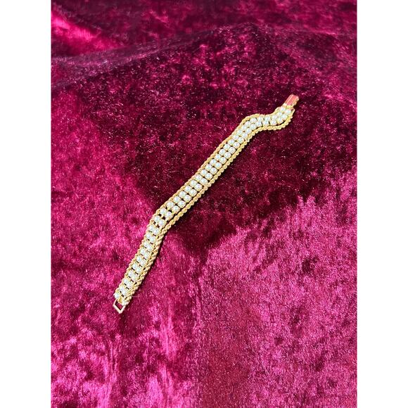 Vintage Jewelry - Multi-Strand Bracelet - Gold Tone - Dainty Faux Pearls - 7" - Picture 1 of 6